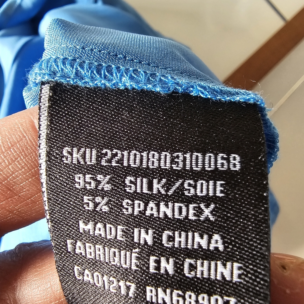 Stunning Azure Blue Silk Top - Picture 11 of 12